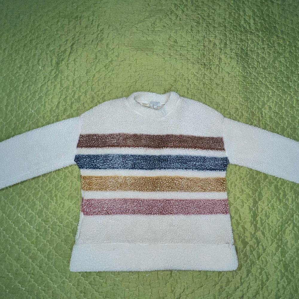 •Warm & Cozy Lifestyle , never worn , sweater